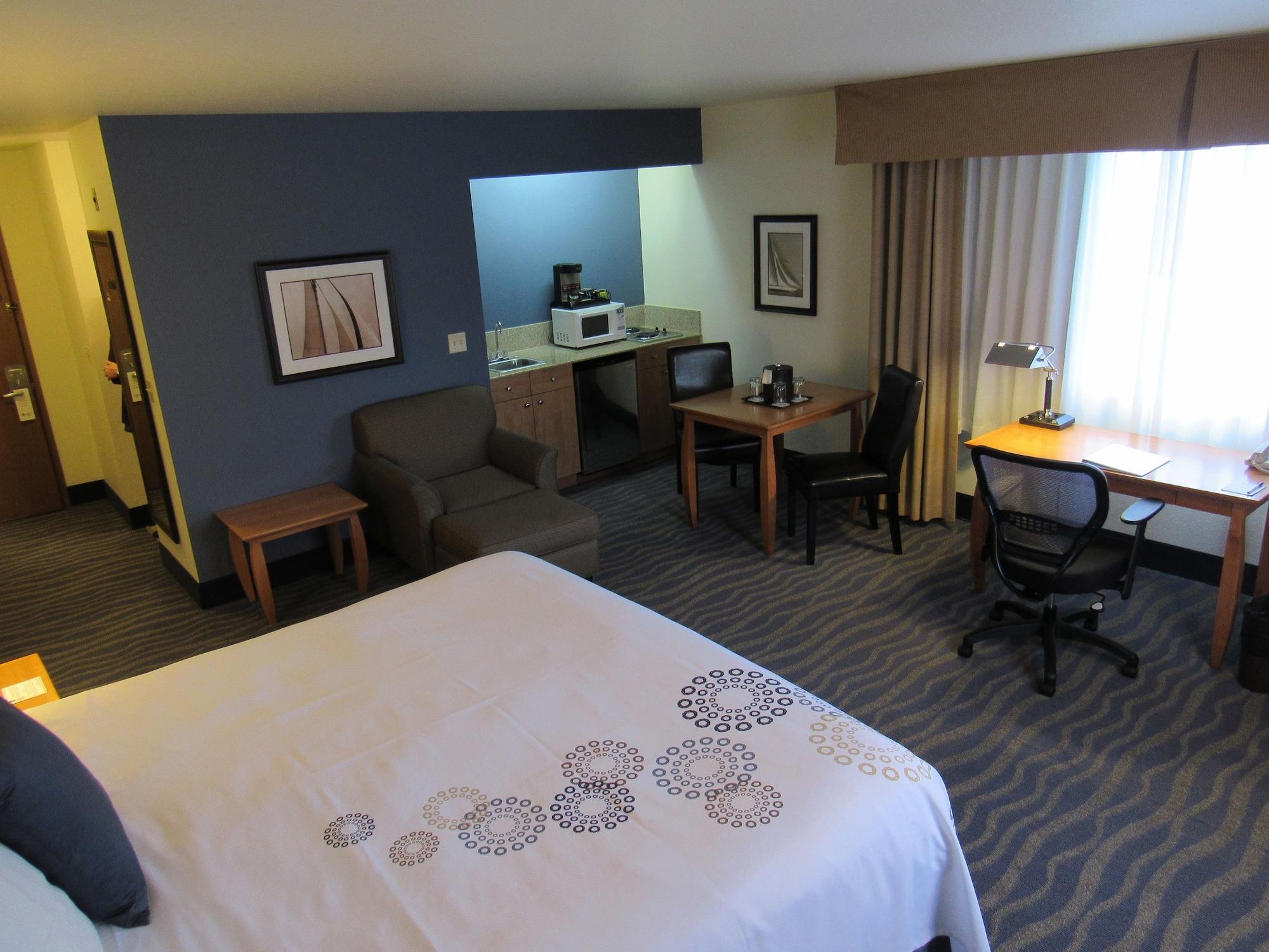 Best Western Plus Edmonds Harbor Inn Exterior photo