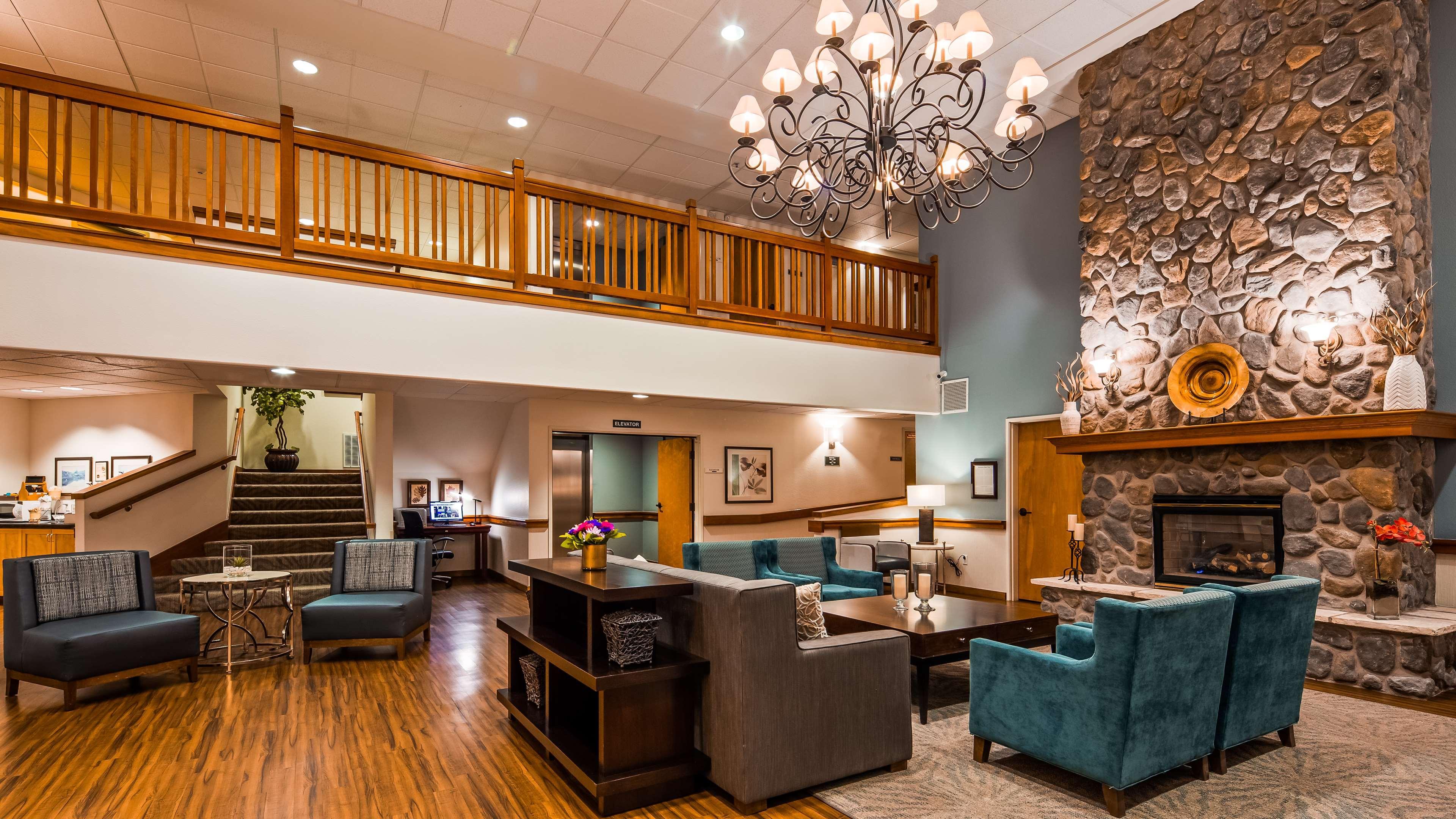Best Western Plus Edmonds Harbor Inn Exterior photo