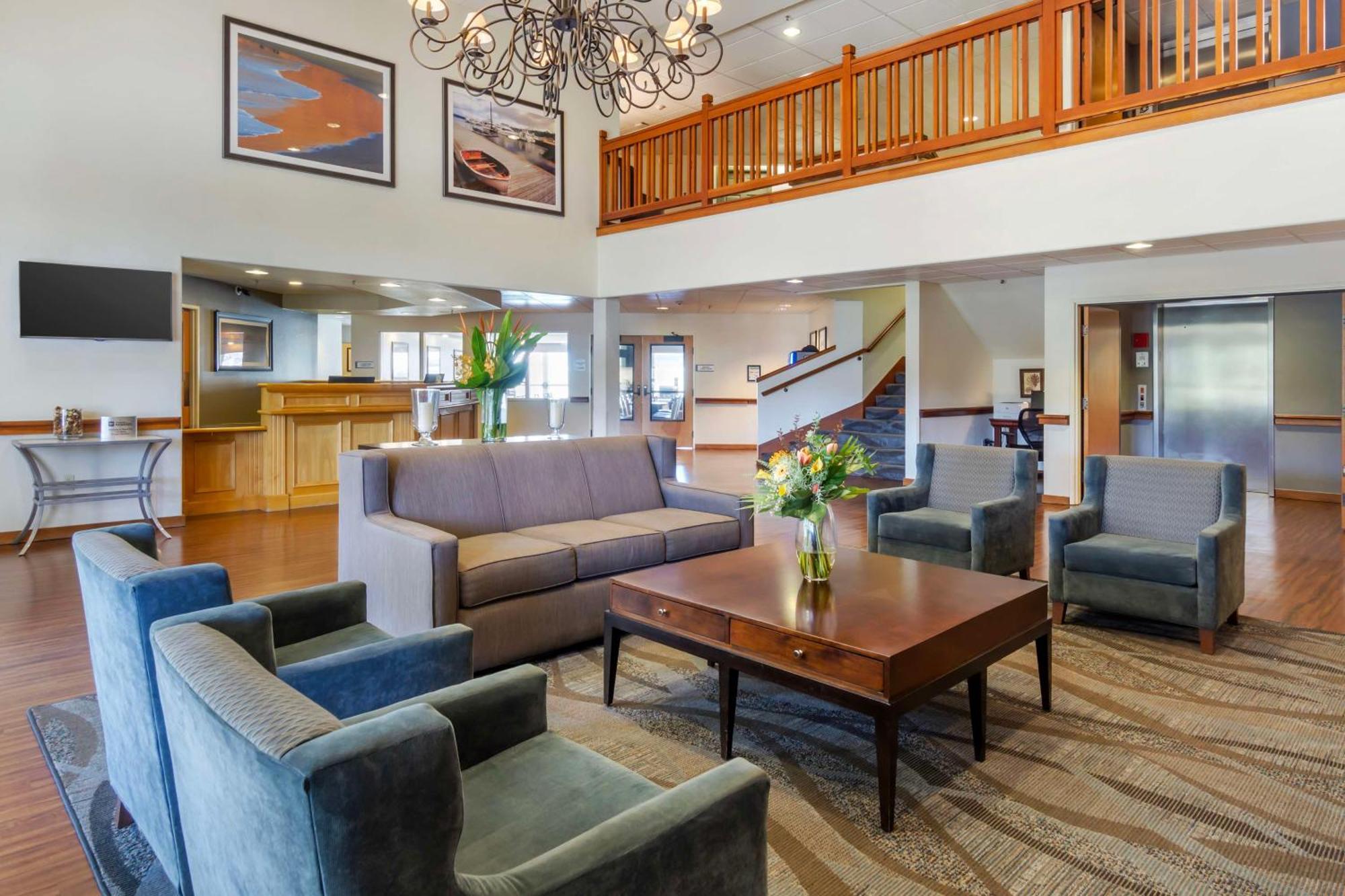 Best Western Plus Edmonds Harbor Inn Exterior photo